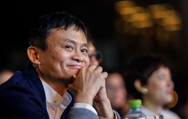 Jack Ma định nghỉ hưu từ 2004 vì bị 'cà khịa' không đủ giỏi để làm CEO